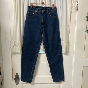 Vintage Levi’s 550 relaxed fit tapered leg size 7S
